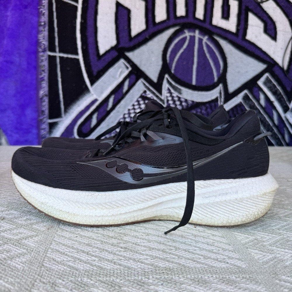 Size 12 - Saucony Triumph 21 Black Gum -‎ S20881-100